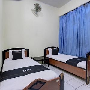 Capital O 93024 Hotel Ganesha